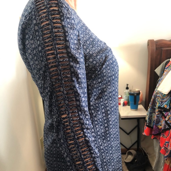 Dress - Picture 7 of 8